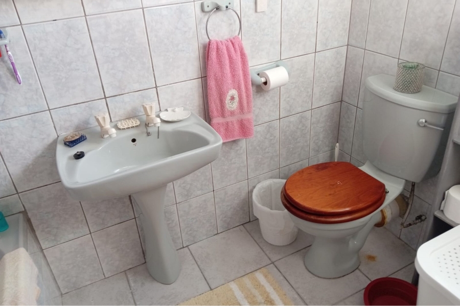 3 Bedroom Property for Sale in Wavecrest Eastern Cape